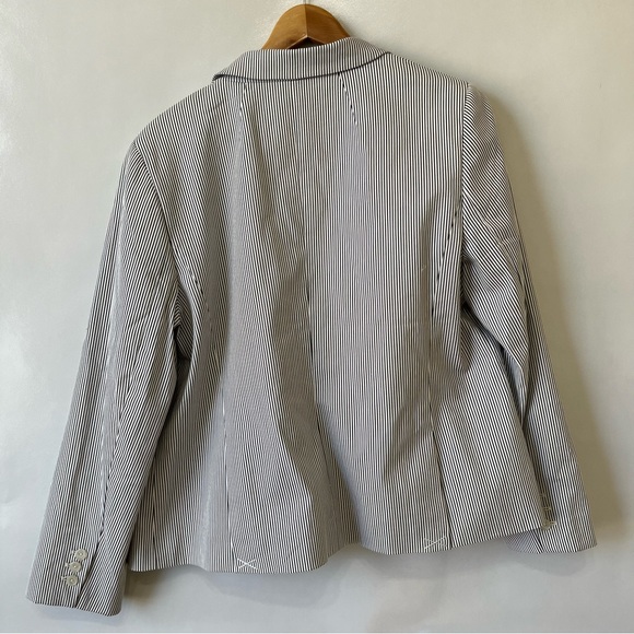 Talbots Blue White Pinstriped Blazer NWT - Picture 7 of 11